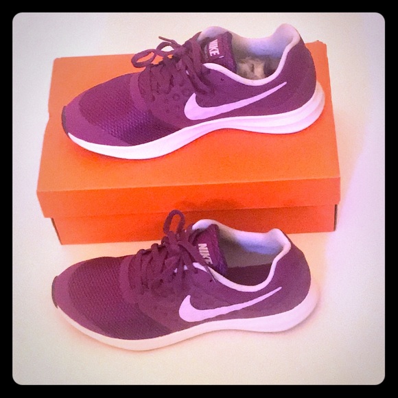 Nike Shoes - Women’s Nike Downshifter 7